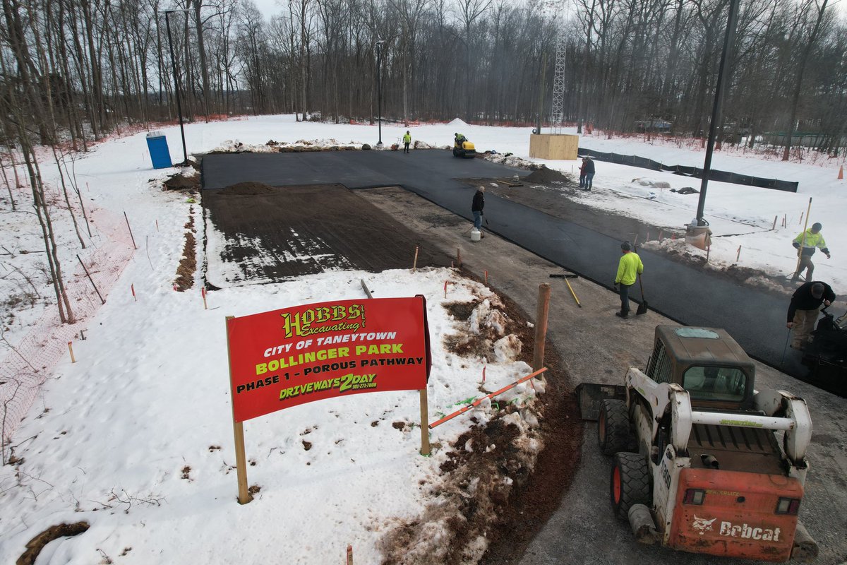 Driveways2day's tweet image. Asphalt crew is out working in Taneytown today! Need a driveway, or need yours repaired? Give us a call 301-271-7808 to speak to one of our Consultants to get set up for your FREE estimate. Don't forget our limited time seasonal dicount we are now offering.