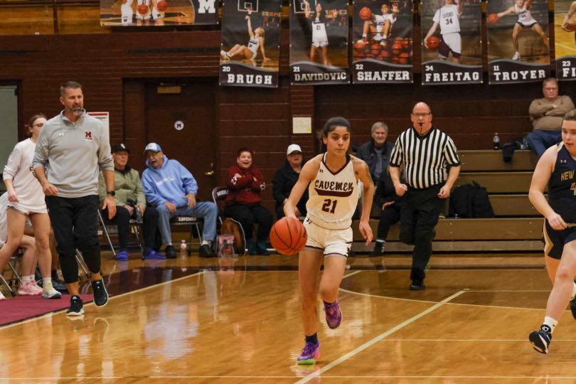 Final from The Cave!
Cavemen - 49
New Prairie - 40 
#HungryHumbleSmart