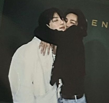 _nutae_'s tweet photo. ใน mv                                            ในชีวิตจริง https://t.co/p10cxxQKwz