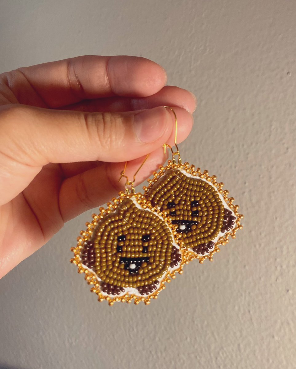 I’ve decided I’m gonna sell the Shooky earrings for $50 CAD (approx. $37 USD) 

I take EMT or PayPal 🩶🩶 #beadedearrings #indigenous #indigenousbeadwork