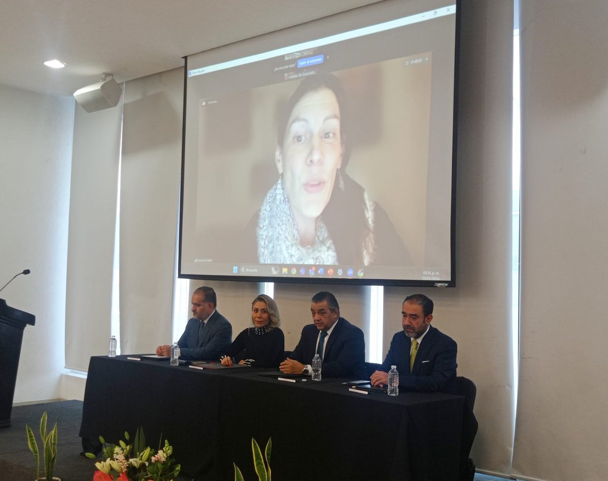La Magistrada Presidenta del  <a href="/TEEQRO/">Tribunal Electoral del Estado de Querétaro</a>, Norma Jiménez Fuentes, <a href="/NormajimenezF/">Norma Jiménez Fuentes</a>, asistió al Primer Informe de Actividades del Observatorio Ciudadano del Poder Judicial del Estado de Querétaro, <a href="/pjqromx/">Poder Judicial del Estado de Querétaro</a>. 
¡Felicidades a sus integrantes por su excelente labor!
