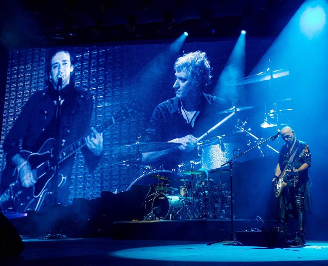 SodaStereo_Mx's tweet photo. Feliz día del Musico! https://t.co/gNSiEqO4vZ