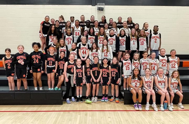 What an amazing turn out for Youth Night. Great crowd, great atmosphere and a great 54-32 W. It’s a great day to be a Panther ‼️🏀⚫️🏀⚫️