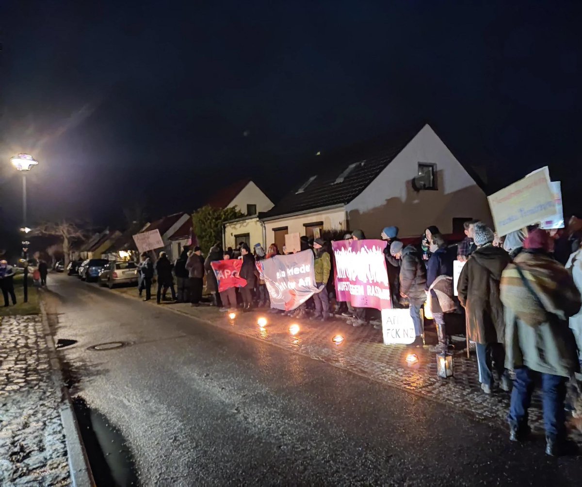 80 Menschen haben in Seelow #LAUTgegenRechts demonstriert #Brandenburg