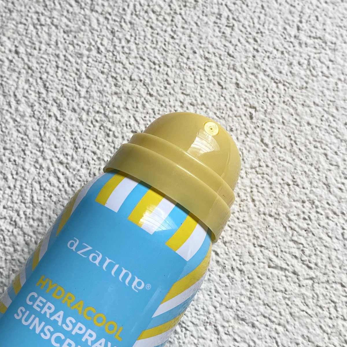 myssweatheart's tweet image. ga ada alesan buat ga reapply sunscreen pas lagi pake makeup, soalnya udah ada sunscreen spray kaya gini yang cocok banget buat kaum satset👌🏻
#racuninskincare #AzarineCeraspray #AzarineEffortlessProtection