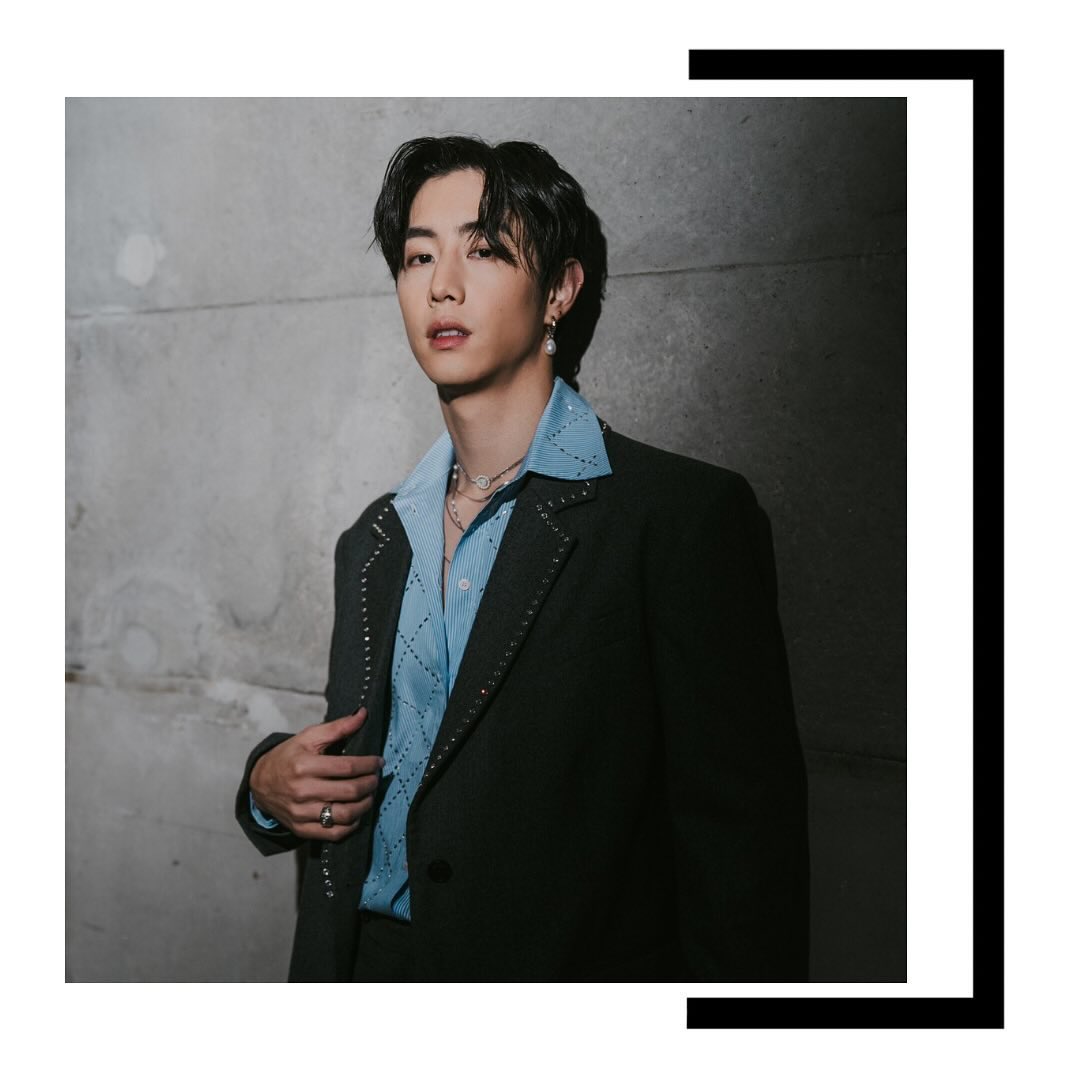 withyoumarktuan's tweet photo. 240124 Violetta Malakh PR shares photos of Mark

“@marktuan in @.lostinecho_official necklace, styled by @.katieqian 🖤”

#MarkTuan #Mark #段宜恩 #마크  @DNAmngmnt https://t.co/NFTzQKeAio