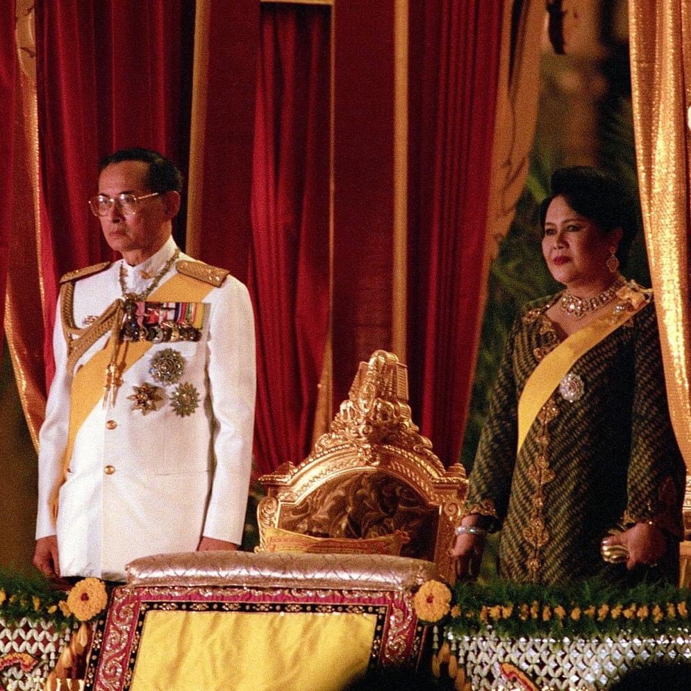 "พระราชินี คู่บุญบารมีพระราชา"ภาพในความทรงจำที่ประจักษ์ต่อสายตาของพสกนิกรชาวไทยอย่างชัดเจนต่อเนื่องมาโดยตลอด