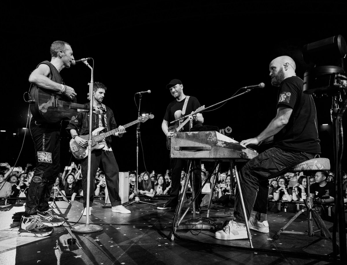 coldplay's tweet photo. Show #125, Singapore

#MusicOfTheSpheresWorldTour https://t.co/5XiGJ07vlH