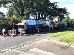 Feargal_Sharkey's tweet image. Little birdie tells me residents in Chilbolton, Hants are so fed up with sewage tankers rumbling through the village the local WC is contemplating dumping sewage on to a site of special scientific interest just to get rid of it

@SouthernWater couldn't be that stupid could they?