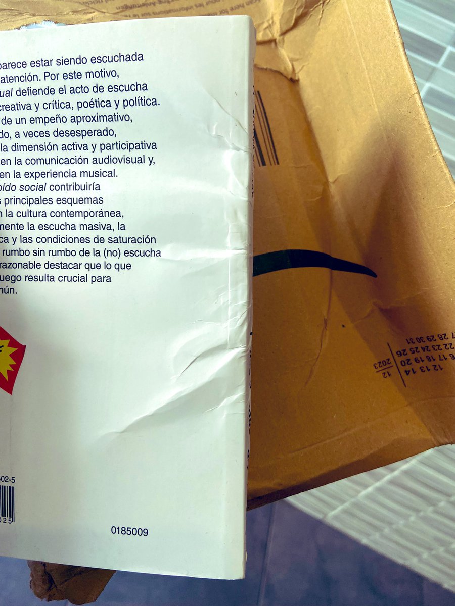 nanafilms's tweet image. - ¿Hola? Soy el de @amazon 
- Te abro.
- ¿Te lo dejo en el buzón? CABE.
- No, si estoy en casa.
- Te lo dejo ahí, que cabe.
- No, además salgo ya.
- Bueno, yo te lo dejo en el buzón.
- Si no quieres subir, bajo y nos vemos a mitad de camino.
- Ya está dentro.

📙 #LaEscuchaActual