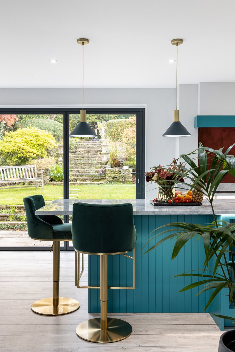 Is a breakfast bar firmly on the wishlist for your new kitchen? Step this way for some beautiful #BreakfastBar inspiration... >> . #kitchensbespoke #kitchendesign #kitchendesignsussex #EastGrinstead