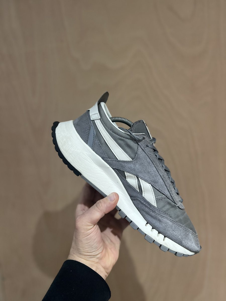 Deep clean on these #reebookclassics 

Dm to book in 📲

Drop off points available 📍

Postal service available 🚚

#sneakercleaning #birmingham #westmids #recyle #reuse