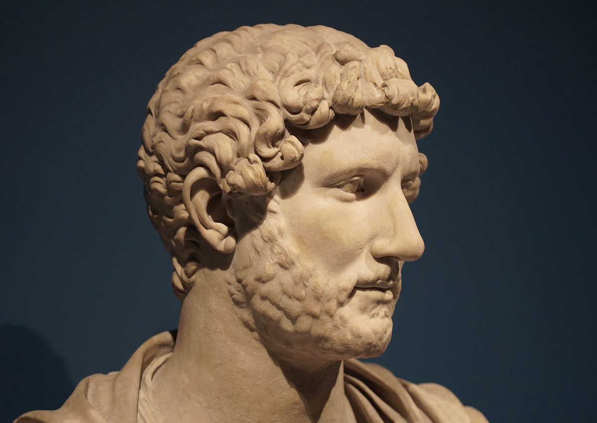 Tänään v. 76 syntyi Hadrianus, Rooman keisari (117–138). Hän kuoli v. 138:

Animula vagula blandula
Hospes comesque corporis
Quae nunc abibis in loca?
Pallidula rigida nudula
Nec ut soles dabis iocos.

1/2