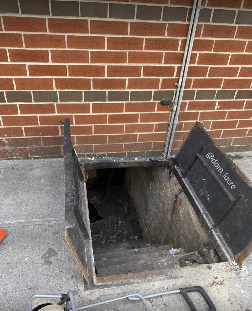 🔥🚨BREAKING NEWS: I have exclusive proof that the 770 Chabad Synagogue has a second entrance behind the building. 

The video with Jewish people coming out the tunnel was the side entrance. I can also verify that none of this property has been sealed with cement despite the