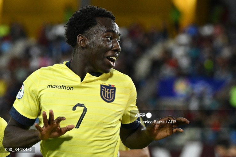 Endrick madruga para guiar triunfo de Brasil en el #PreolímpicoCONMEBOL2024 y Ecuador, con el tercer gol de Yaimar Medina en el torneo, empata 1-1 con Venezuela y lidera el Grupo A.

Resumen de la jornada ▶️ espanol.yahoo.com/noticias/depor… #AFP <a href="/AFPespanol/">Agence France-Presse</a> / Fotos: @FedericoParra