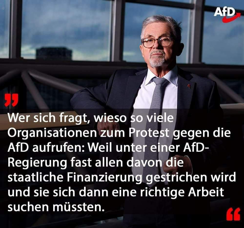 AndersZahnwal's tweet photo. Guten Morgen Deutsches Volk  😉 😘
Sie haben die Hosen gestrichen voll ;))
    .... 🖤 ❤️ 💛 - 💙 ⤵️ 💙 - 💛 ❤️ 🖤 ....
#AfD https://t.co/OCYIfqYyNR