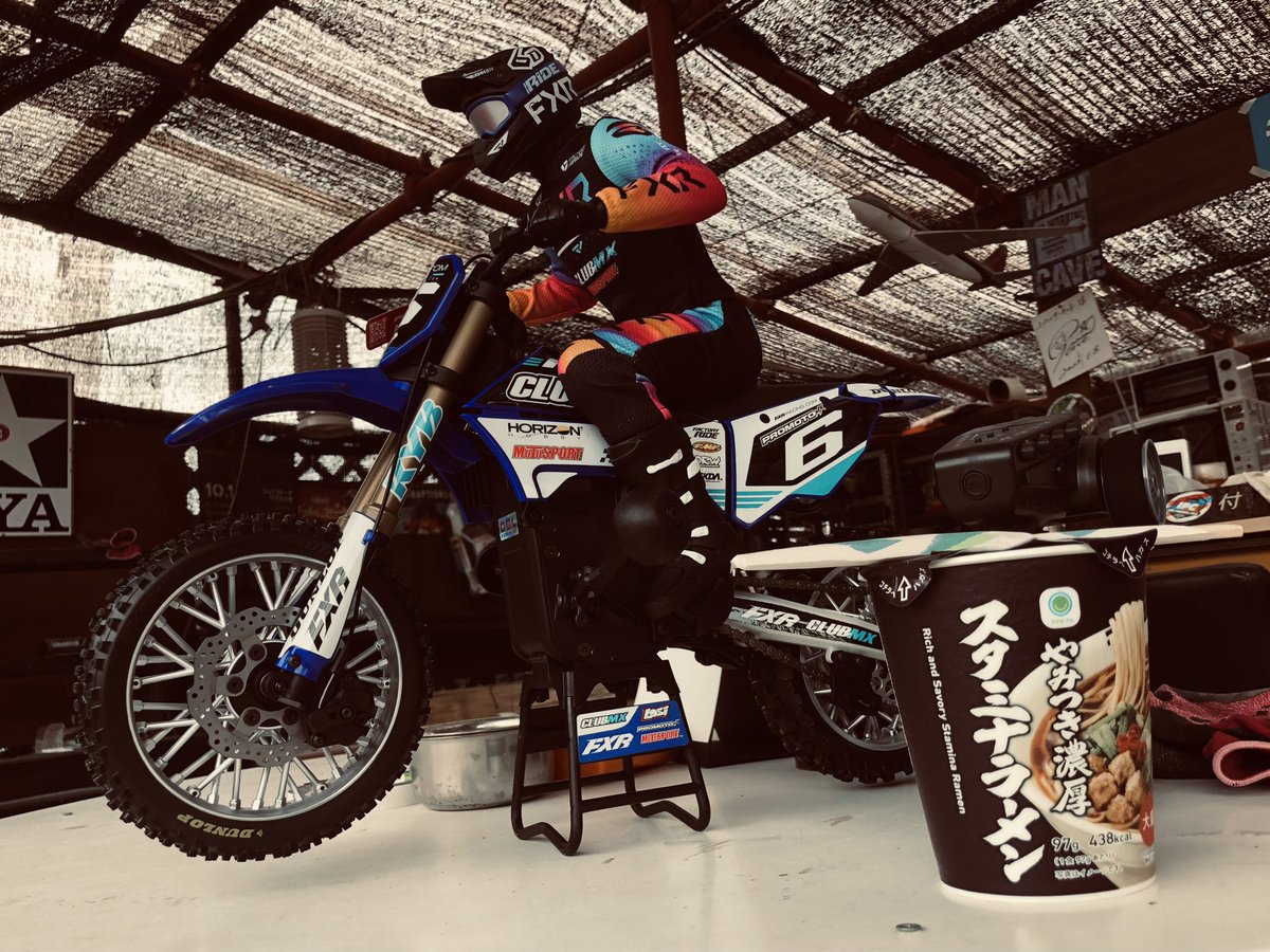akkiy0513's tweet photo. お昼休みにとシェケダンと思ったらバッテリーストレージすら無くて断念😭😭😭

#Losi
#PROMOTOMX https://t.co/YWT9lPkw2E