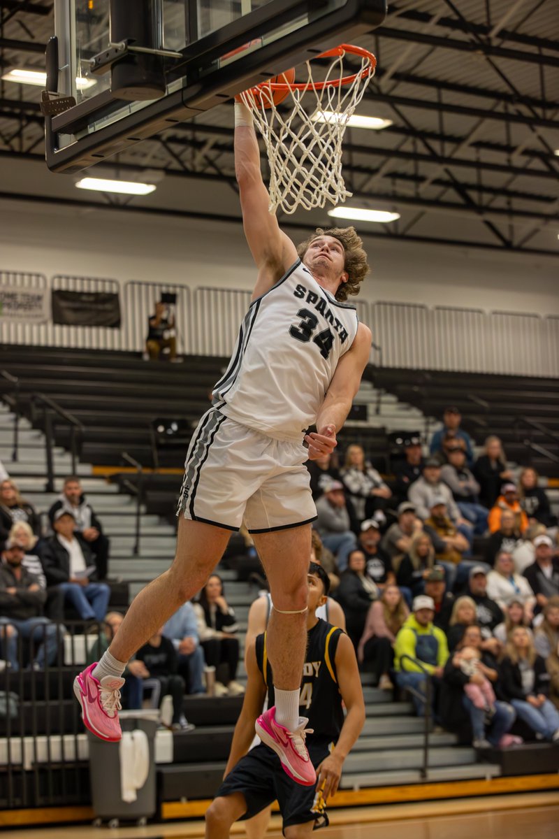 OzarksOzone's tweet photo. A pair of longtime area career scoring records were broken within hours of each other tonight. Terrell Gaines broke the MV/BT Liberty record of 2,119 set in 1988 by Kevin Irving. Jacob Lafferty broke the Sparta record of 2,118 which was set by Don Gideon in 1955. https://t.co/ZEPW8mwNiY