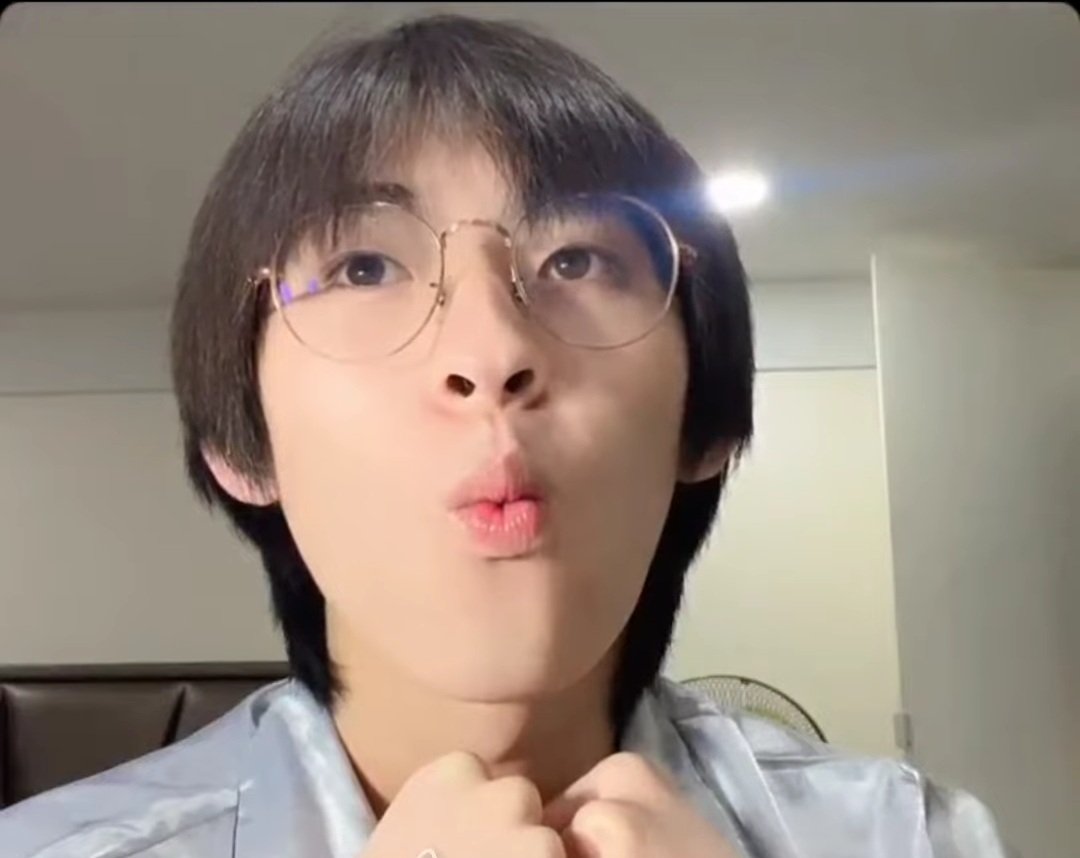 htmebands's tweet photo. เลือกรูปได้ยากมากเพราะน่ารักไปหมดเลยทำอะไรก็น่ารักน่าเอ็นดูดื้อสุดๆยิ่งเห็นยิ่งตกหลุมรักกว่าเดิมน่ารักมากกรี๊ดด🥹🫶🤏🍓💕 #kongjiro https://t.co/0qdjAHeCXA