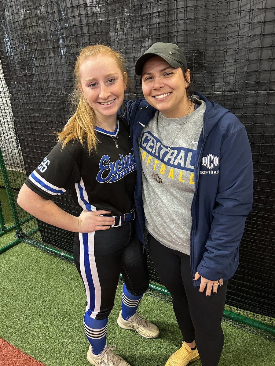 OKExclusive18u's tweet photo. Our very own @BaileyM_09 killing it this past weekend!
@rsusoftball @USAOsoftball @UCOSoftball @OttawaBravesSB @OCeaglesSB @SCU_Softball @RSC_Softball @SCU_Softball @SSC_Softball https://t.co/UPV8JJHVW7