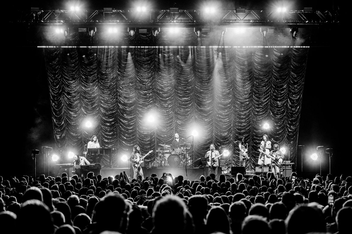 teskeybrothers's tweet photo. UK EU presale tickets are available now via https://t.co/5L4166EHXD. These photos were taken by @benhoudijk at @eventimapollo in London, April 2023 and it is pretty wild that we we get to go back there for a three night run in September 2024. https://t.co/u7qVzQWuG7
