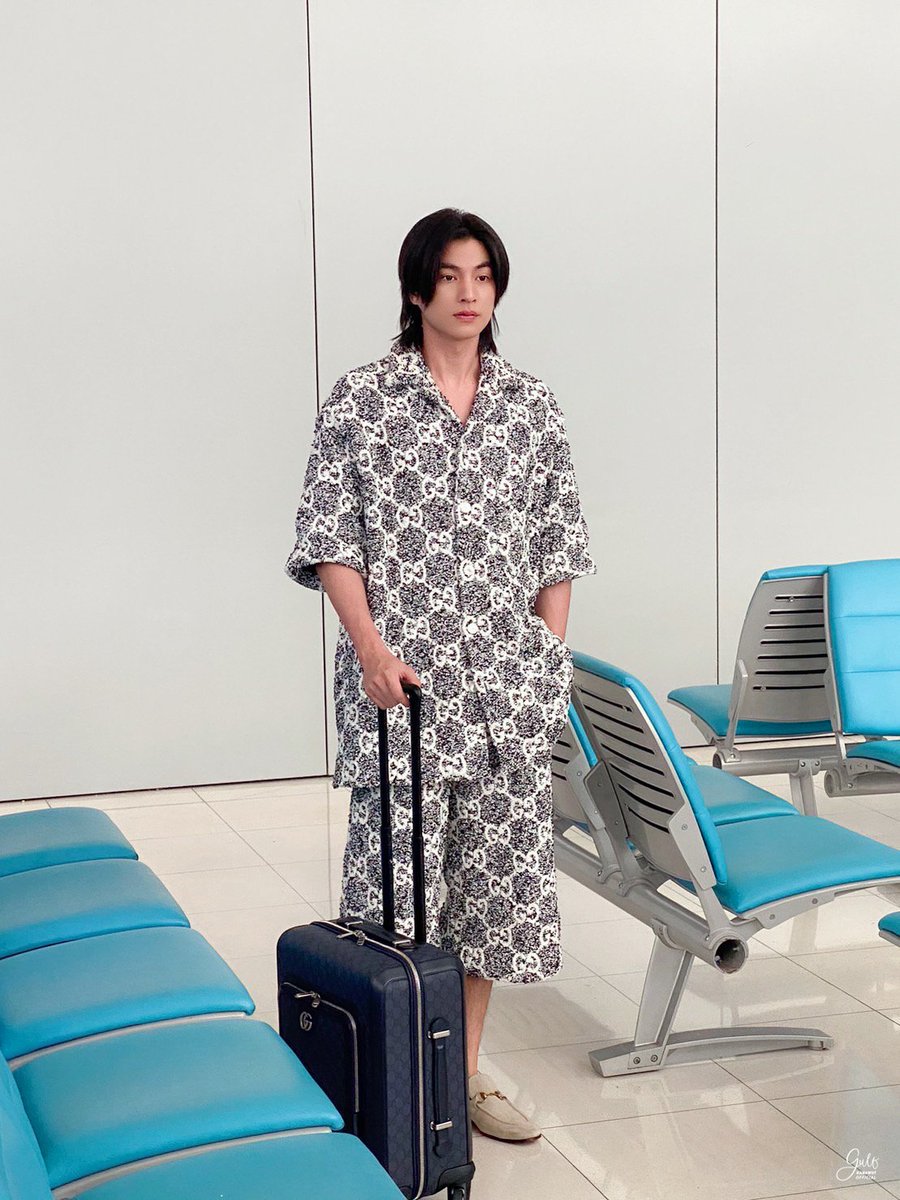 Gulfkanawutofc's tweet photo. สุดหล่อของพวกเราพร้อมเดินทางแล้วค่ะ!!

#GucciPhuket  
#GulfKanawut
@gucci
@gulfkanawut https://t.co/Zx4AwHD8v9