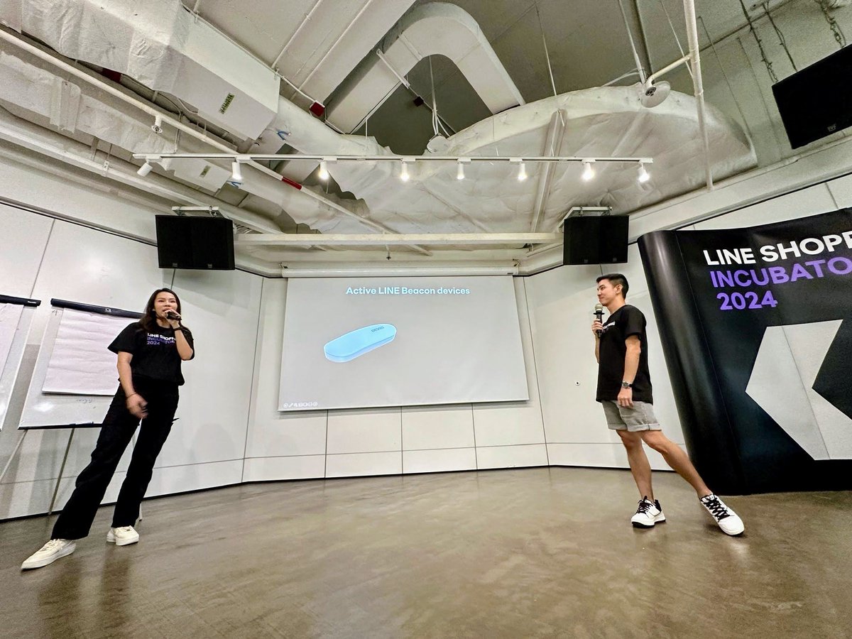 Jirawatee's tweet photo. Happy to give a talk in What's New in LINE API and nice to meet talented teams of LINE SHOPPING INCUBATOR 2024. We can't wait to see what you build! #LINEDEVTH https://t.co/qrFEJuuI1F