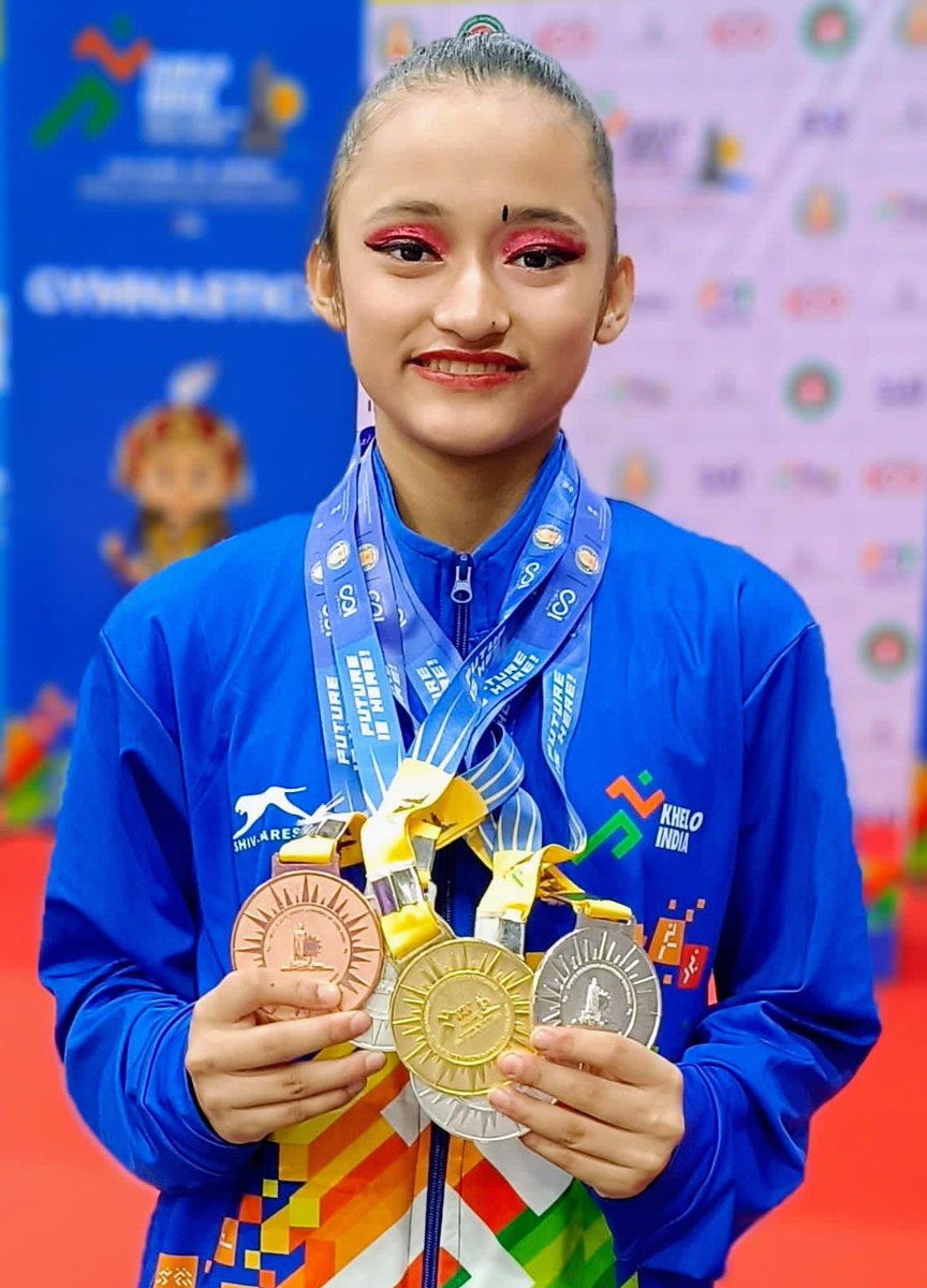 #Khelengebetiyaan #khilengebetiyaan Shinning star of Muskan rana wins 5 Medals during ongoing KIYG 2024 at Chennai. Muskan Rana, gymnast of Sports Council's Gymnastics Academy made JK proud by winning 1 Gold2 Silver & 1 Bronze medals for JK UT in Rhythmic Gymnastics.