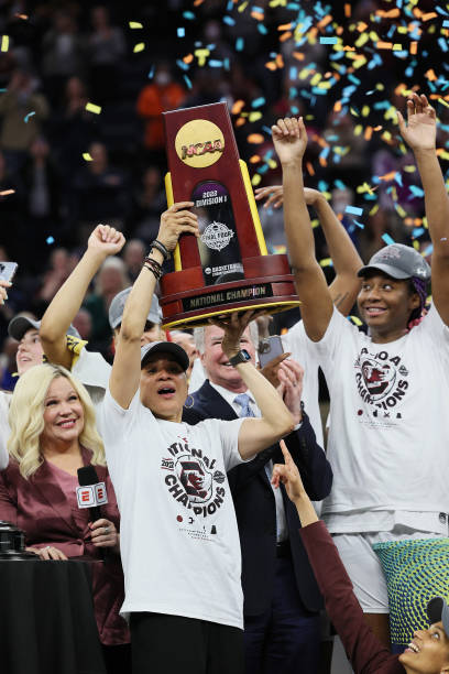 Dawn Staley🐔vs Kim Mulkey🐯

These are two of the modern day GOATS of college wbb. Both coaches have multiple championships with their unique styles. If you had to pick a coach to lead your program over the next 5 years who would you choose?

Comment #teammulkey or #teamstaley