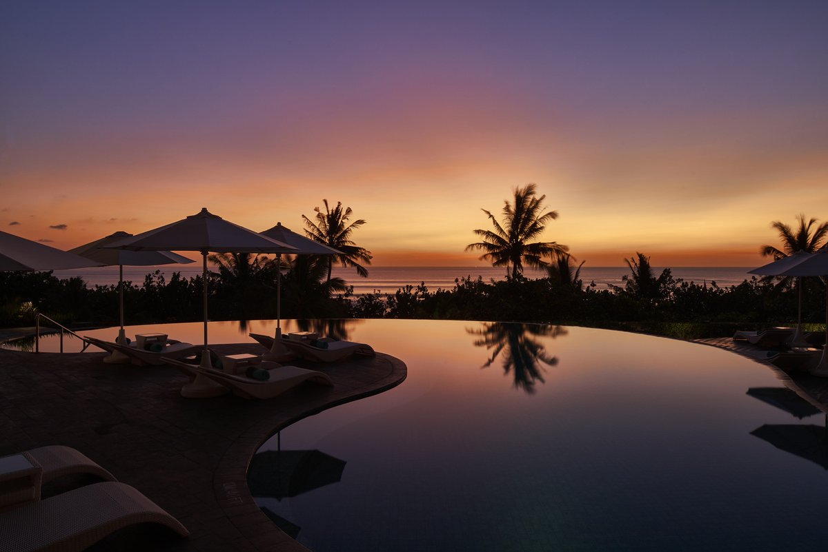 DestinAsian_Mag's tweet image. Sheraton Bali Kuta Resort offers a complete suite of guest facilities, ranging from the luxurious Shine Spa, an outdoor lagoon pool, and restaurants serving up Italian and Indonesian food, to a 700-square-meter ballroom. bit.ly/4aWTGBV @SheratonKuta #Partnerpost