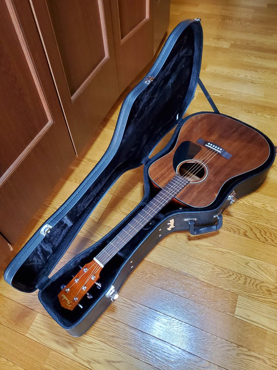 tommy_t_0712's tweet photo. 本日UNISOUND YOKOHAMA様
(@UnisoundY)から
ぴかぴかでとってもかっこいい
「Fender CD-60 All Mahogany」が
ハードケースに入って届きました🎸🎶
たくさん練習して大切に弾き続けます
この度は素敵なアコギとのご縁を
頂きまして本当にありがとうございます✨
#UNISOUND https://t.co/XLTV3UlRee