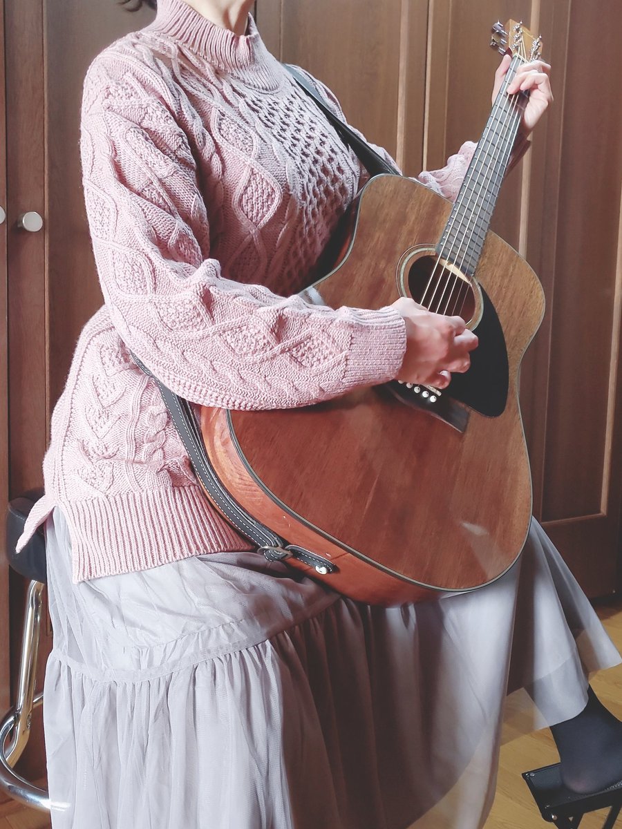 tommy_t_0712's tweet photo. 本日UNISOUND YOKOHAMA様
(@UnisoundY)から
ぴかぴかでとってもかっこいい
「Fender CD-60 All Mahogany」が
ハードケースに入って届きました🎸🎶
たくさん練習して大切に弾き続けます
この度は素敵なアコギとのご縁を
頂きまして本当にありがとうございます✨
#UNISOUND https://t.co/XLTV3UlRee