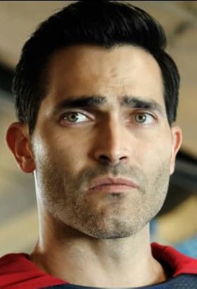 Tyler Hoechlin may be the best representation of Clark Kent/Superman as the only one who truly has an otherworldly face. And I mean that as 100% a compliment. Perhaps it’s already been talked about.