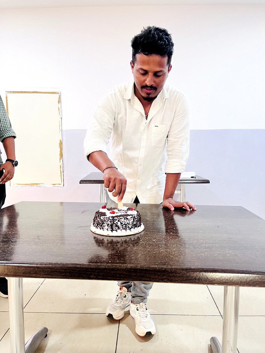 VNamadhari's tweet photo. Last day https://t.co/NxQUTHKx1J