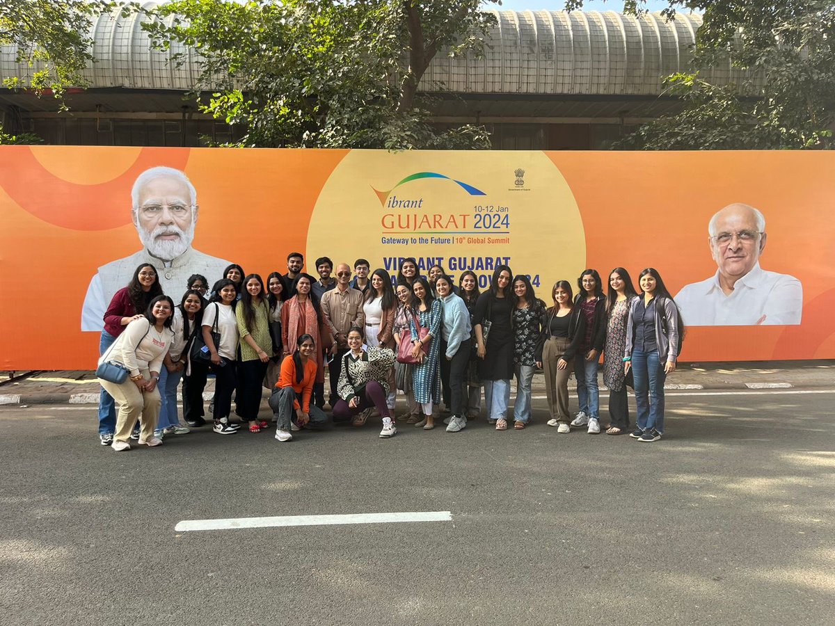 Unitedidesign's tweet image. The Semester 4&amp;amp;6 Lifestyle Accessory Design students, accompanied by faculty members Prof. Sweta Dalal, Asso. Prof. Sudeep Rawat, and Asst. Prof. Kumud, &amp;amp; Asst. Prof. Motan Uday attended the Vibrant Gujarat 2024 B2B/B2G exhibition. 

#vibrantgujarat #design #accessorydesign