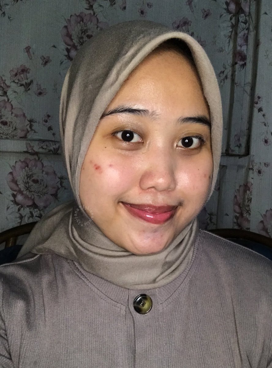 SyBianalucie's tweet image. ❗YANG MASIH MALES REAPPLY SUNSCREEN, DON&apos;T GATEKEEP ❗

Sekarang udah gada alesan buat ga reapply sunscreen karena tinggal spray aja 15 detik, kelar~ 
— #RacuninSkincare #SYtryreview #EffortlessProtection #AzarineCeraspray #AzarineEffortlessProtection