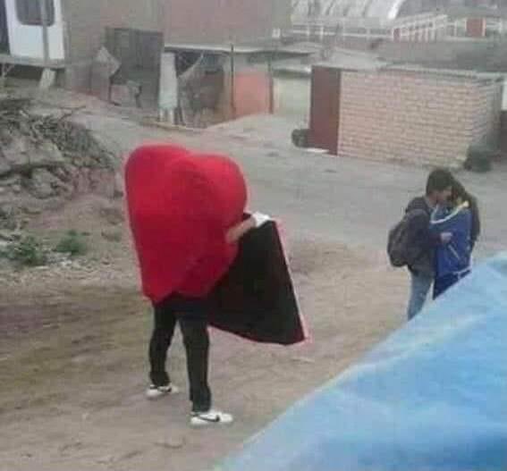 MemesCopala_'s tweet photo. Yo el 14 de Feb acompañando a mi compa a hacer sus mmds https://t.co/qSuwlGUc04