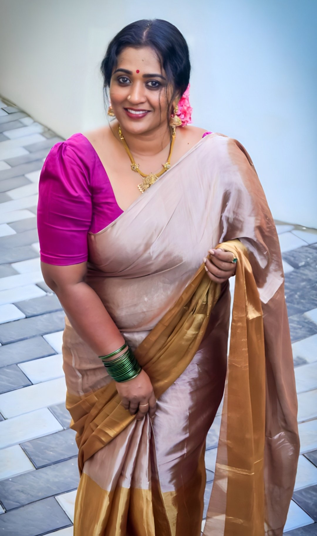 Mallu Tulasi Aunty | iiQ8 Malayalam Girl Viral collections Princy Xavier Tulasi