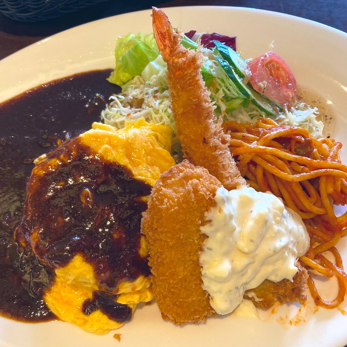 seiho_ea22's tweet photo. テレ朝のタモさんそっくりで思わずはしゃいでしまった😊
東京キャラクターストリートは可愛いで溢れてるからお財布がピンチになる〜！
浅草は新しいお店増えてて近いうちにまた行かなくては！来月は上野でパンダ春節祭🐼何食べようかな♪♪

今年も目一杯楽しんでくぞー！ https://t.co/jBKJWjDsMs