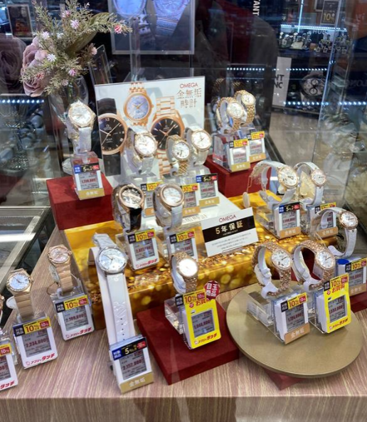 bic_yuurakuchou's tweet image. 6F時計コーナーよりキャンペーンのお知らせ

当社指定 #OMEGA の #DeVille ＃SPEEDMASTER 金無垢・コンビネーションモデル が表示価格から10％引き
!
また、その他の当社指定OMEGAの腕時計は5％引きとなるキャンペーンを実施中!
一部DeVilleの腕時計はスペアベルトもプレゼント致します!
お見逃しなく!