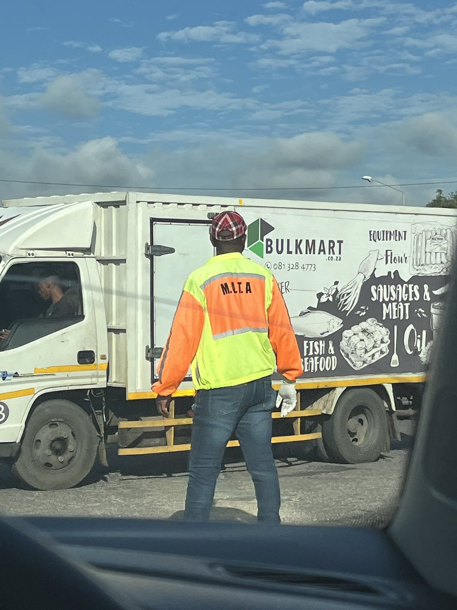 BogoshiTheDuke's tweet image. Mamelodi Local Taxi Association members directing traffic in morning around watermayer &amp;amp; La Montagne. @SA_Taxis @SATaxi_Official @matsi_moswane 

One wonders were is the @CityTshwane @tshwane_mayor @TMPDSafety ?