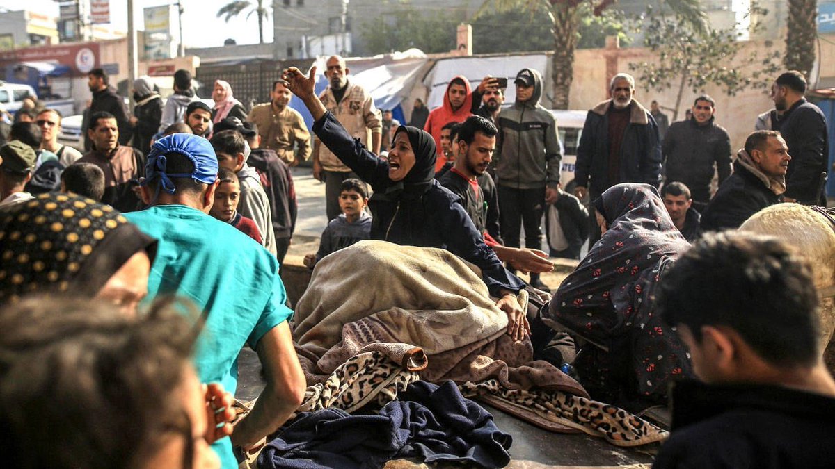 "Twit atmakla olmaz, somut adımlar atılmalı." diyen sevgili kardeşim. 
Burada twit atanların hiçbirinin elinde herhangi bir ordu yahut istihbarat bilgisi yok. Biz siviliz. Somut adım istediğimiz için buradayız zaten. 

#GazaStarving