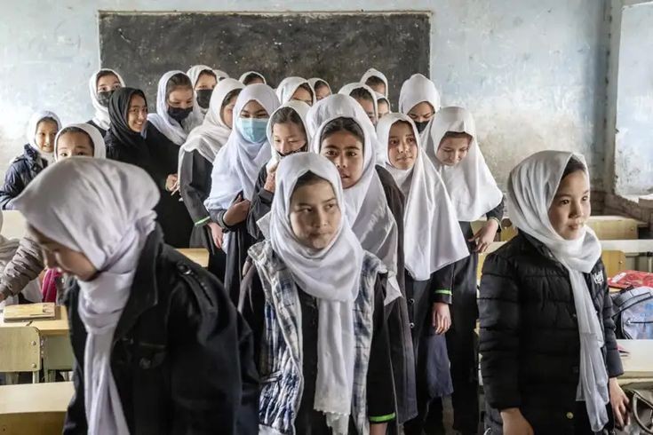 #Afghanistan remains the only country in the world where girls are banned from going to secondary school.

Their future is at stake.

#TransformingEducation means leaving no one behind. We MUST re-open the doors & ensure everyone’s #RightToEducation.

@UNESCO @EduCannotWait