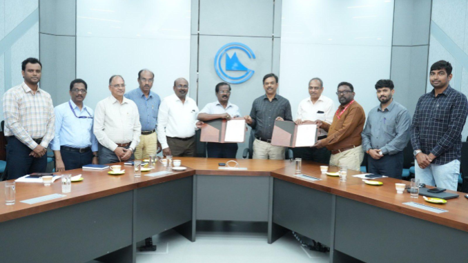 RailAnalysis's tweet photo. #ChennaiMetro signs #FeasibilityStudyReport contract with M/s #BalajiRailroad & @HabogConsultants (JV) for connecting Hosur with Bommasandra
Read more...https://t.co/0eRFch3VId
#CMRL #metro #infrastructure #stations #contractagreement #jointventure #project https://t.co/WZQidDUT7R