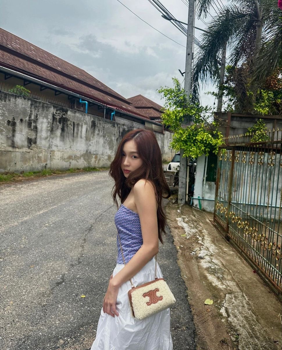marijanesun's tweet photo. Oh to see Milk & Love for #CELINE 🧐
Like a power pairing vibes 🥺🖤
#MilkPansa #loverrukk #CELINETHAILAND #CELINETH https://t.co/jGeVZP7PUC