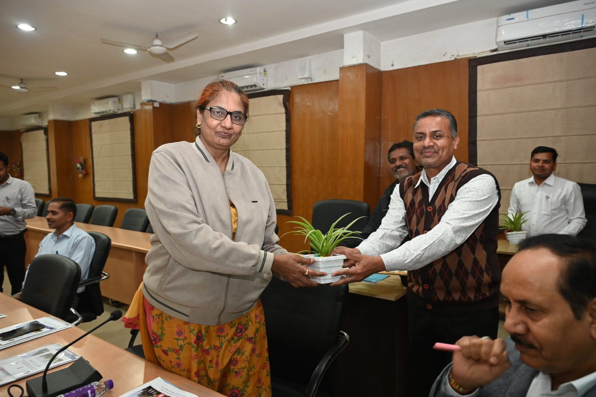 NSS Regional Dte. MP & CG (@nssrdbhopal) on Twitter photo #рд░рд╛рд╖реНрдЯреНрд░реАрдп_рд╕реЗрд╡рд╛_рдпреЛрдЬрдирд╛ рдХреА рд╕рд▓рд╛рд╣рдХрд╛рд░ рд╕рдорд┐рддрд┐ рдХреА рдмреИрдардХ 23.01.2024 рдХреЛ рдЖрдпреЛрдЬрд┐рдд рдХреА рдЧрдИ ред рд╕рдорд┐рддрд┐ рдореЗрдВ <a href="/ashokshrotinss/">Dr Ashok Shroti</a> рдХреНрд╖реЗрддреНрд░реАрдп рдирд┐рджреЗрд╢рдХ, рд░рд╛рд╕реЗрдпреЛ рдирд┐рджреЗрд╢рд╛рд▓рдп, <a href="/NeetaBajpai5/">Neeta Bajpai</a> рд░рд╛рдЬреНрдп рдПрди.рдПрд╕.рдПрд╕. рдЕрдзрд┐рдХрд╛рд░реА, #рдЫрддреНрддреАрд╕рдЧрдврд╝, <a href="/shuklasach/">Sachchidanand Shukla</a> рдХреБрд▓рдкрддрд┐, <a href="/PrsuRaipur/">PRSU Raipur</a> рд╕рд╣рд┐рдд рдЕрдиреНрдп рдЕрдзрд┐рдХрд╛рд░реАрдЧрдг рдмреИрдардХ рдореЗ рд╢рд╛рдорд┐рд▓ рд╣реБрдП ред
#meeting
<a href="/_NSSIndia/">NSS India</a> #рд░рд╛рд╖реНрдЯреНрд░реАрдп_рд╕реЗрд╡рд╛_рдпреЛрдЬрдирд╛ рдХреА рд╕рд▓рд╛рд╣рдХрд╛рд░ рд╕рдорд┐рддрд┐ рдХреА рдмреИрдардХ 23.01.2024 рдХреЛ рдЖрдпреЛрдЬрд┐рдд рдХреА рдЧрдИ ред рд╕рдорд┐рддрд┐ рдореЗрдВ <a href="/ashokshrotinss/">Dr Ashok Shroti</a> рдХреНрд╖реЗрддреНрд░реАрдп рдирд┐рджреЗрд╢рдХ, рд░рд╛рд╕реЗрдпреЛ рдирд┐рджреЗрд╢рд╛рд▓рдп, <a href="/NeetaBajpai5/">Neeta Bajpai</a> рд░рд╛рдЬреНрдп рдПрди.рдПрд╕.рдПрд╕. рдЕрдзрд┐рдХрд╛рд░реА, #рдЫрддреНрддреАрд╕рдЧрдврд╝, <a href="/shuklasach/">Sachchidanand Shukla</a> рдХреБрд▓рдкрддрд┐, <a href="/PrsuRaipur/">PRSU Raipur</a> рд╕рд╣рд┐рдд рдЕрдиреНрдп рдЕрдзрд┐рдХрд╛рд░реАрдЧрдг рдмреИрдардХ рдореЗ рд╢рд╛рдорд┐рд▓ рд╣реБрдП ред
#meeting
<a href="/_NSSIndia/">NSS India</a>