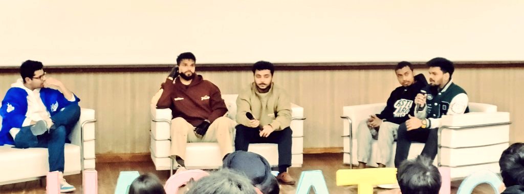 Guraasees_Singh's tweet photo. 19-20th Jan at @IIITDelhi added much value to my life.
Listening to the creators at panel discussion🔥
➕
Personal interaction with them led to me acquiring a fresh & refined perspective to my doubts.
Sharing my key takeaways 💯👇
#YouTuber #Influencer #contentcreationhackathon https://t.co/RNo1d2RTk0
