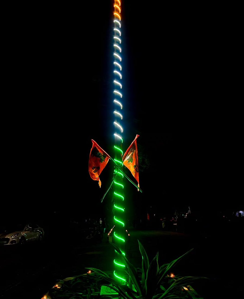 SVNIT_Surat's tweet photo. *राम काज कीन्हें बिनु, मोहि कहां विश्राम*
Gratitude illuminates our journey! A heartfelt thank you to the incredible SVNIT students, faculties, and staff for their unwavering cooperation in making Deepotsav a radiant success. 
#SVNIT_Deepotsav #Unity_In_Diversity #Grateful_Heart# https://t.co/N2plrOtbbw