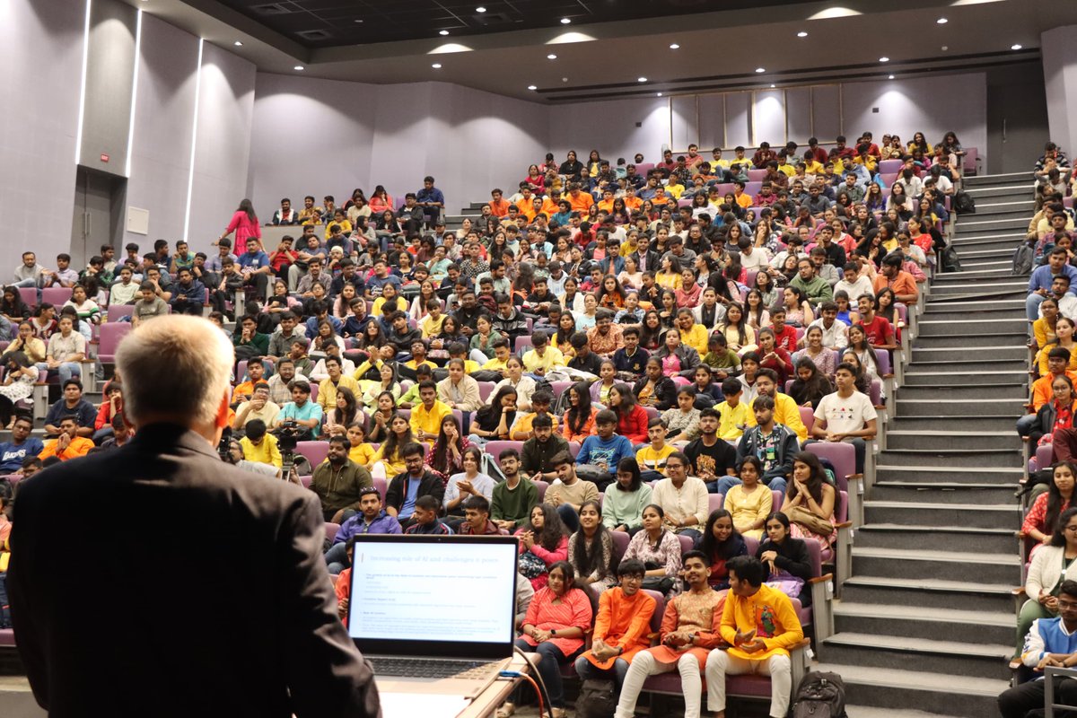GSFCUniversity's tweet image. A heartfelt appreciation to Mr. Jaydeep Verma for an insightful session on the fascinating journey of the Indian Constitution!  
His expertise has enriched our understanding, and we look forward to more enlightening discussions in the future.
#FoundationCourse23-24 Broadcast