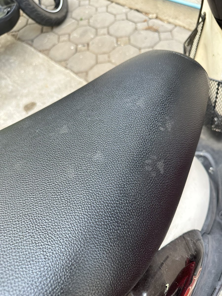 ใครเหยียบเบาะรถมอไซต์ เผยตัวออกมา 😡😡